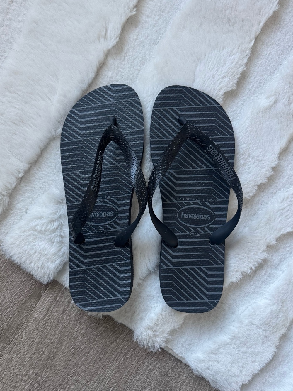Havaianas Flip Flops 11/12W 9/10M